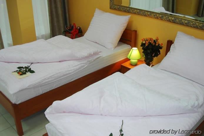 Hotel Max Luboń Zimmer foto